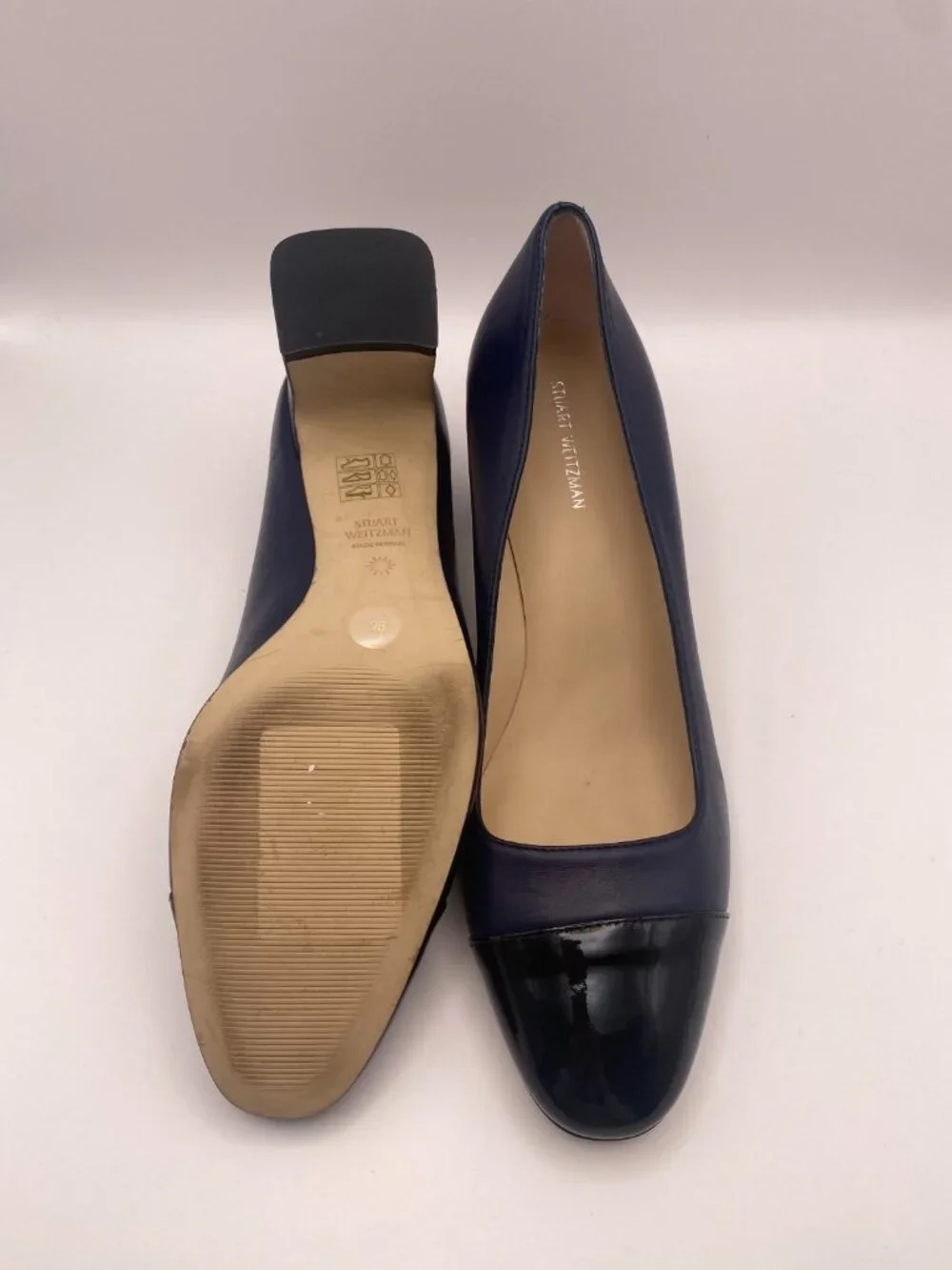 Stuart Weitzman Women’s 57MM Milla Cap Toe Navy Black Leather Pumps Sz 9 B